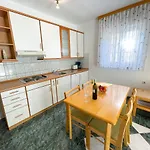 Apartament Ljiljana *